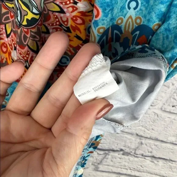 Colorful Mandala Print Women's Top Size Large - Picture 4 of 6